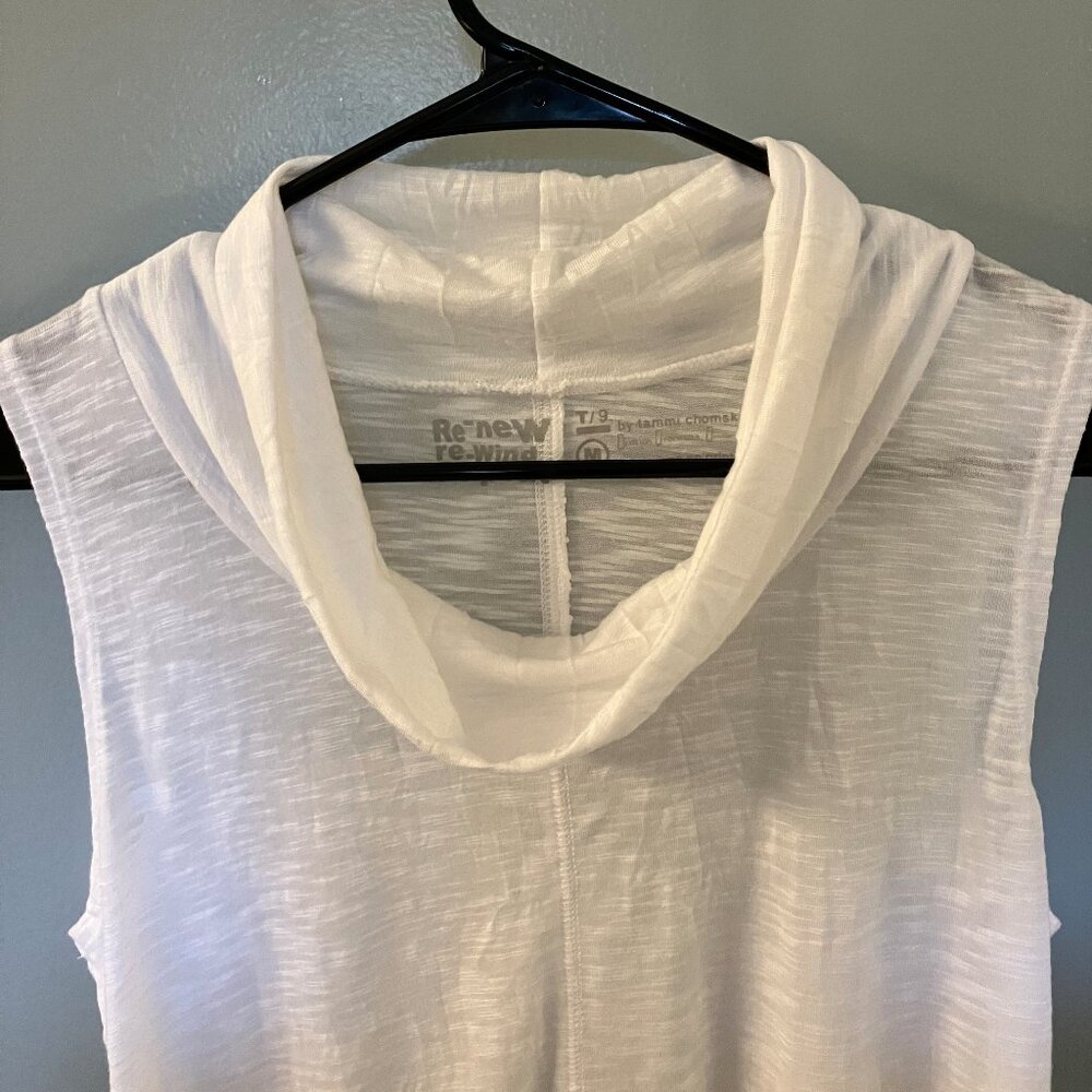 NWT T/9. Women's White Cowl Neck Tank Top Medium - Picture 2 of 8